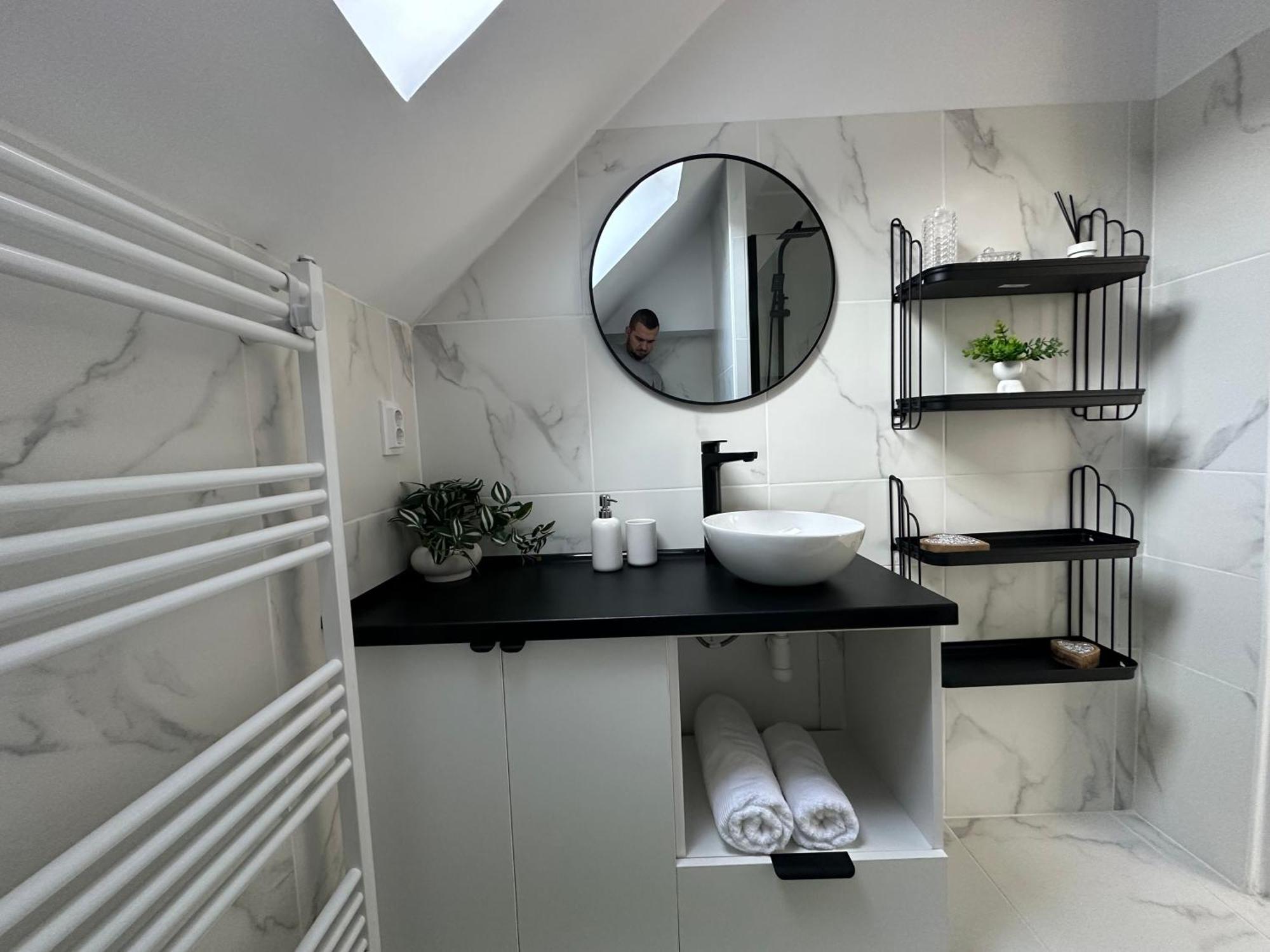 Apartament cu 1 dormitor şi vedere la grădină